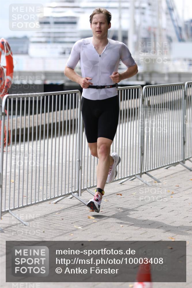 16.08.2026 - KN Förde Triathlon 2026 Antke Förster http://msf.ph/oto/10003408 16.08.2026 13:16:52 Laufen  meine-sportfotos.de