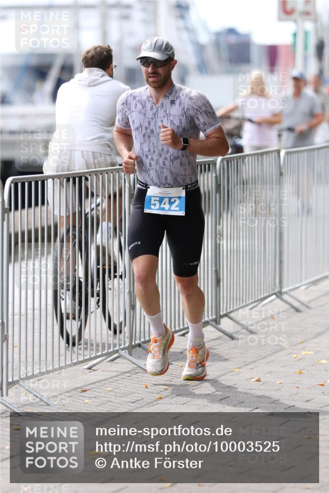 16.08.2026 - KN Förde Triathlon 2026 Antke Förster http://msf.ph/oto/10003525 16.08.2026 13:24:54 Laufen 542 meine-sportfotos.de