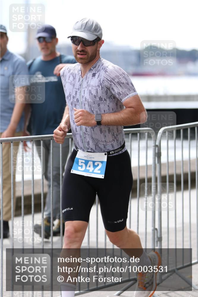 16.08.2026 - KN Förde Triathlon 2026 Antke Förster http://msf.ph/oto/10003531 16.08.2026 13:24:56 Laufen 542 meine-sportfotos.de