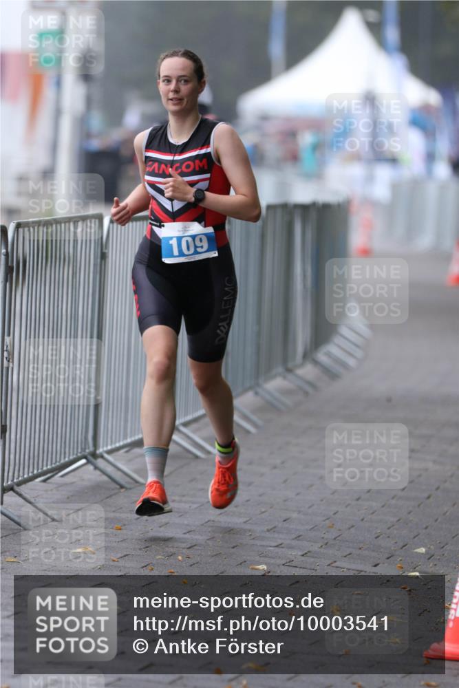 16.08.2026 - KN Förde Triathlon 2026 Antke Förster http://msf.ph/oto/10003541 16.08.2026 10:01:30 Laufen 109 meine-sportfotos.de