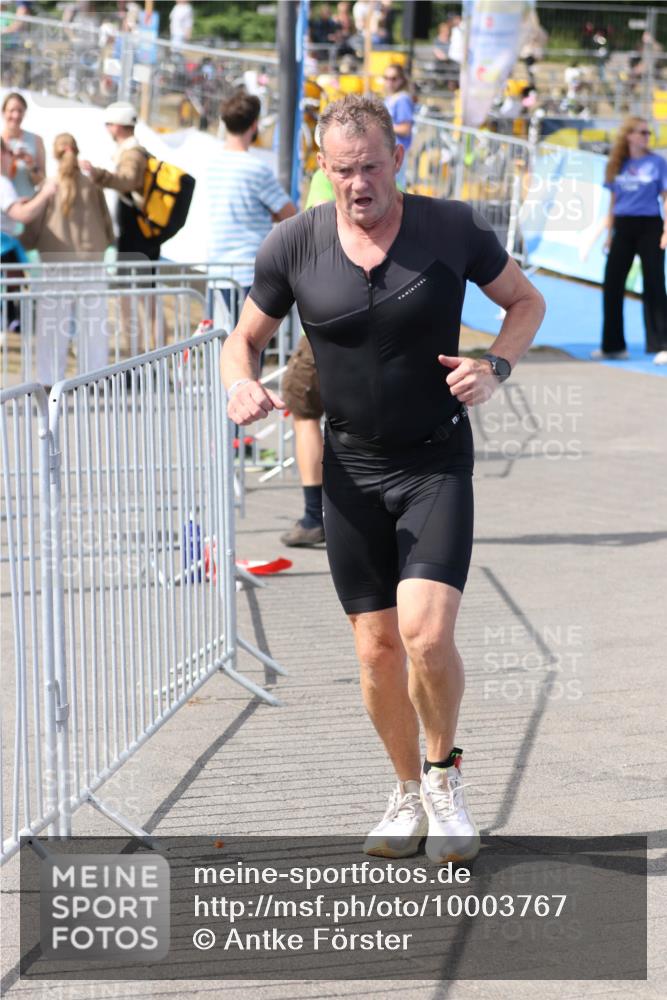 16.08.2026 - KN Förde Triathlon 2026 Antke Förster http://msf.ph/oto/10003767 16.08.2026 15:03:25 Laufen  meine-sportfotos.de
