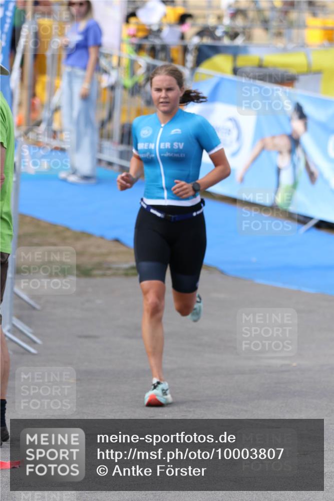 16.08.2026 - KN Förde Triathlon 2026 Antke Förster http://msf.ph/oto/10003807 16.08.2026 15:06:06 Laufen  meine-sportfotos.de