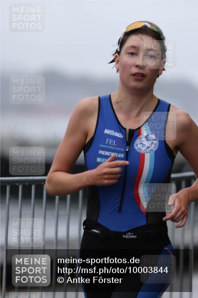 16.08.2026 - KN Förde Triathlon 2026 Antke Förster http://msf.ph/oto/10003844 16.08.2026 10:05:20 Laufen  meine-sportfotos.de