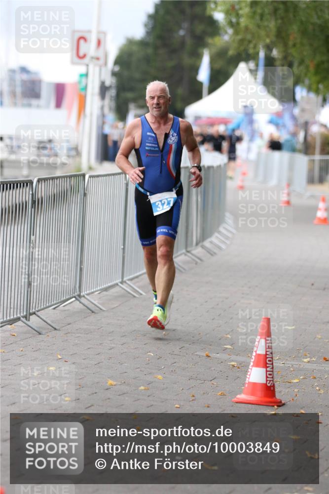 16.08.2026 - KN Förde Triathlon 2026 Antke Förster http://msf.ph/oto/10003849 16.08.2026 11:45:39 Laufen 327 meine-sportfotos.de