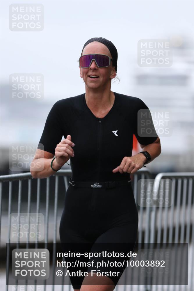 16.08.2026 - KN Förde Triathlon 2026 Antke Förster http://msf.ph/oto/10003892 16.08.2026 10:06:01 Laufen  meine-sportfotos.de