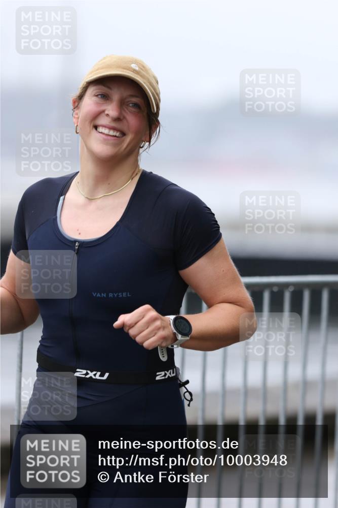 16.08.2026 - KN Förde Triathlon 2026 Antke Förster http://msf.ph/oto/10003948 16.08.2026 10:06:16 Laufen 2 meine-sportfotos.de