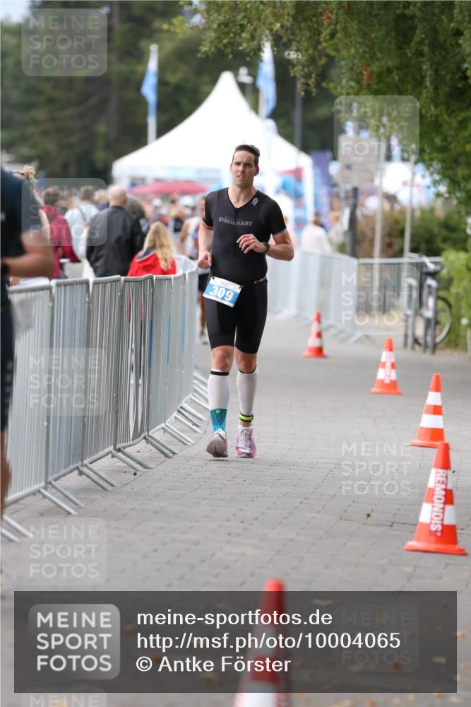 16.08.2026 - KN Förde Triathlon 2026 Antke Förster http://msf.ph/oto/10004065 16.08.2026 11:47:55 Laufen 309 meine-sportfotos.de