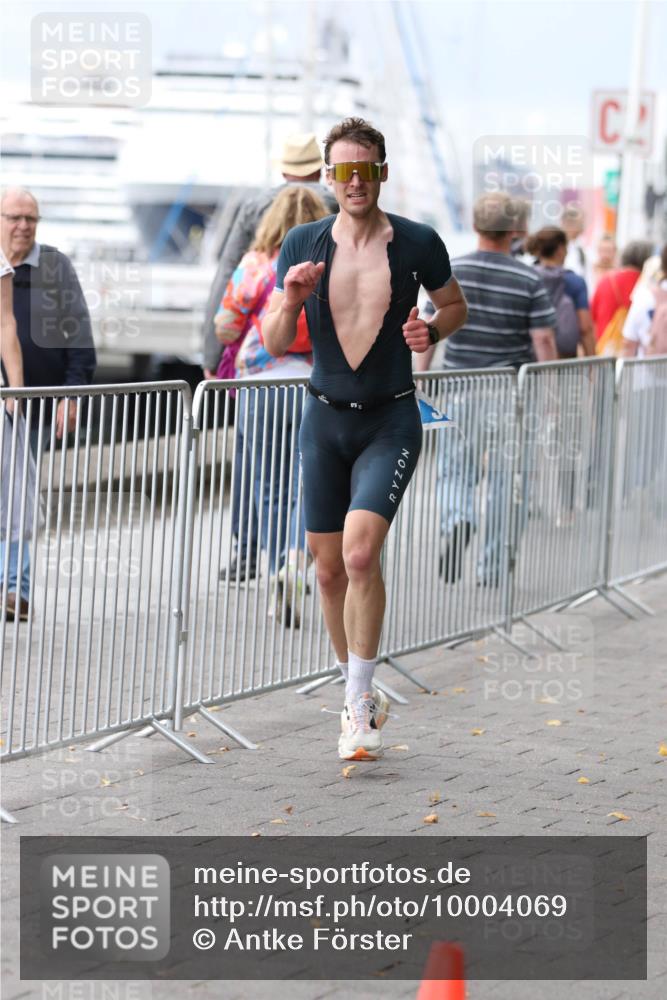 16.08.2026 - KN Förde Triathlon 2026 Antke Förster http://msf.ph/oto/10004069 16.08.2026 11:47:56 Laufen  meine-sportfotos.de