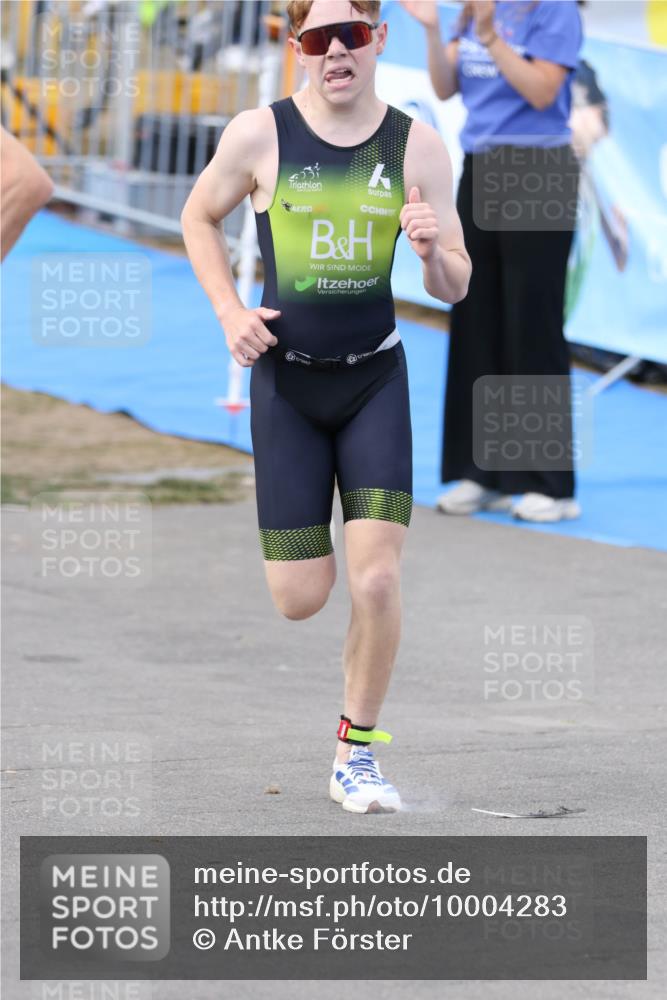 16.08.2026 - KN Förde Triathlon 2026 Antke Förster http://msf.ph/oto/10004283 16.08.2026 15:25:42 Laufen  meine-sportfotos.de