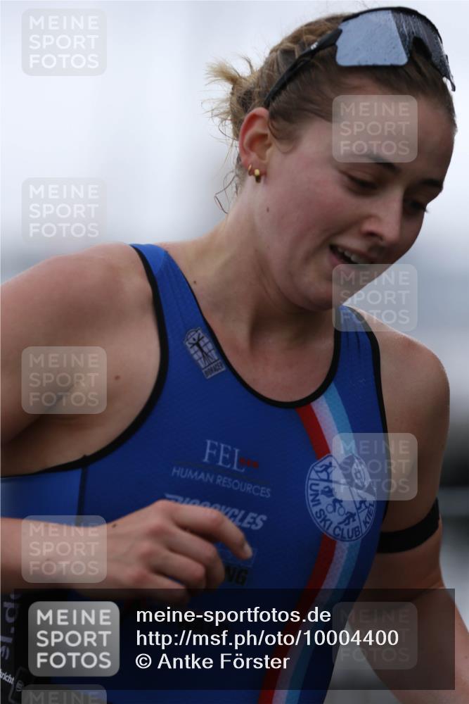 16.08.2026 - KN Förde Triathlon 2026 Antke Förster http://msf.ph/oto/10004400 16.08.2026 10:10:15 Laufen  meine-sportfotos.de