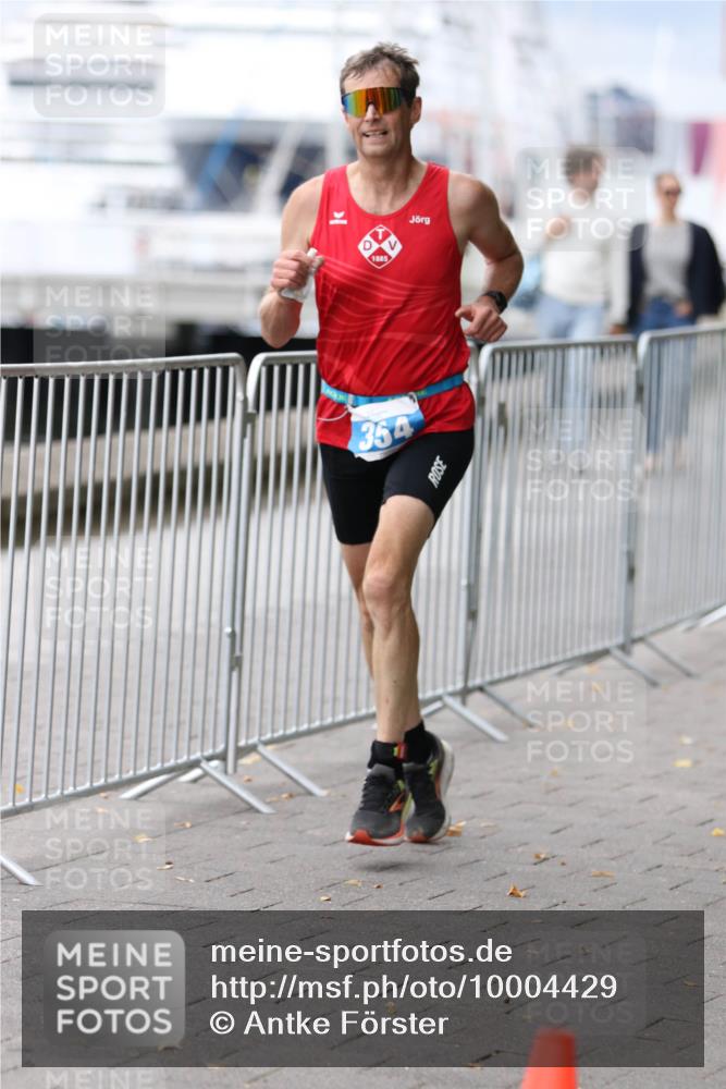 16.08.2026 - KN Förde Triathlon 2026 Antke Förster http://msf.ph/oto/10004429 16.08.2026 11:50:14 Laufen 354, 1885 meine-sportfotos.de