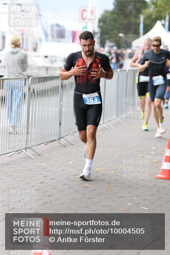 16.08.2026 - KN Förde Triathlon 2026 Antke Förster http://msf.ph/oto/10004505 16.08.2026 11:50:39 Laufen 383, 304 meine-sportfotos.de