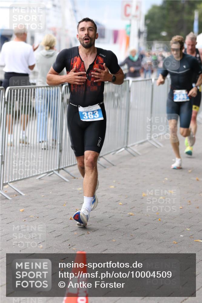 16.08.2026 - KN Förde Triathlon 2026 Antke Förster http://msf.ph/oto/10004509 16.08.2026 11:50:39 Laufen 383, 304 meine-sportfotos.de