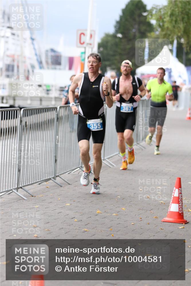 16.08.2026 - KN Förde Triathlon 2026 Antke Förster http://msf.ph/oto/10004581 16.08.2026 11:51:08 Laufen 355, 367 meine-sportfotos.de