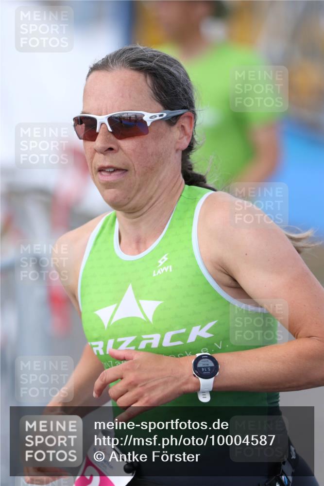 16.08.2026 - KN Förde Triathlon 2026 Antke Förster http://msf.ph/oto/10004587 16.08.2026 15:33:20 Laufen 2525 meine-sportfotos.de