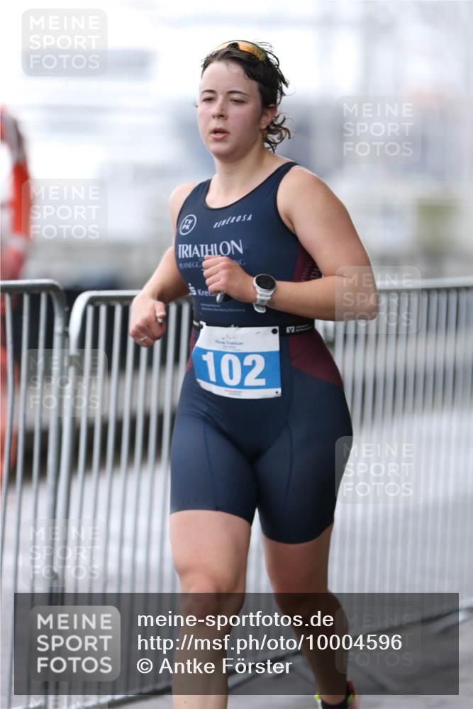 16.08.2026 - KN Förde Triathlon 2026 Antke Förster http://msf.ph/oto/10004596 16.08.2026 10:11:29 Laufen 102 meine-sportfotos.de