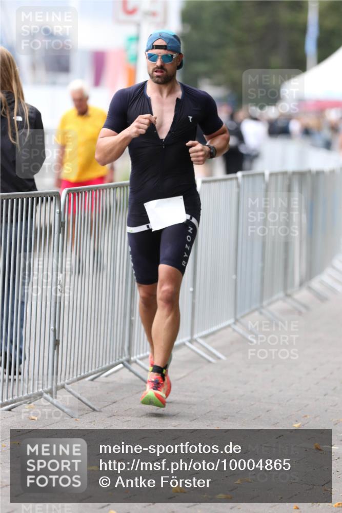 16.08.2026 - KN Förde Triathlon 2026 Antke Förster http://msf.ph/oto/10004865 16.08.2026 11:52:36 Laufen  meine-sportfotos.de
