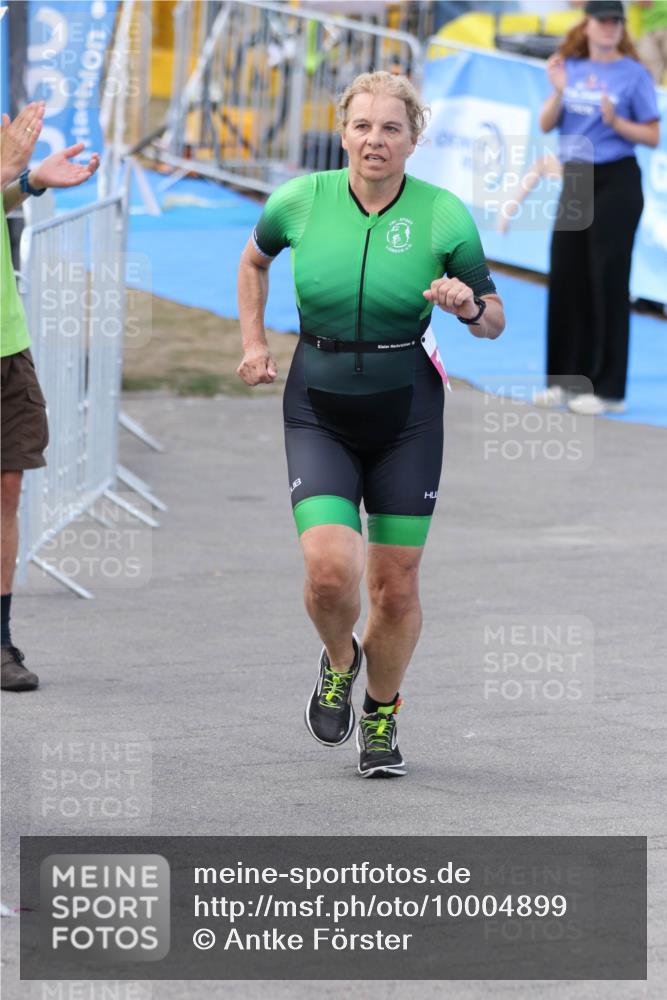 16.08.2026 - KN Förde Triathlon 2026 Antke Förster http://msf.ph/oto/10004899 16.08.2026 15:43:06 Laufen  meine-sportfotos.de