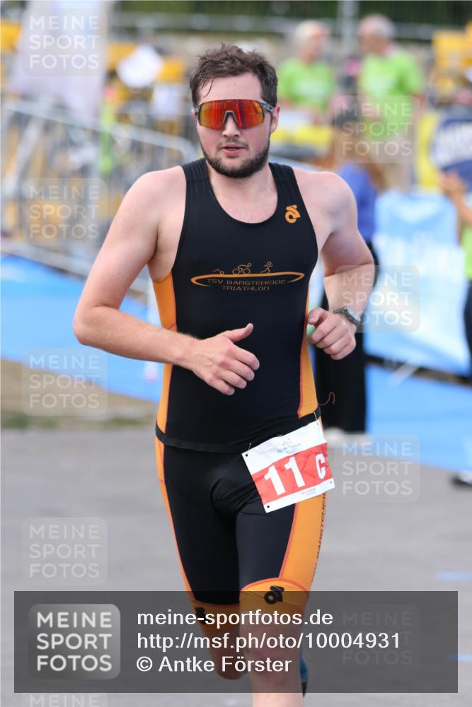 16.08.2026 - KN Förde Triathlon 2026 Antke Förster http://msf.ph/oto/10004931 16.08.2026 15:44:03 Laufen 11 meine-sportfotos.de