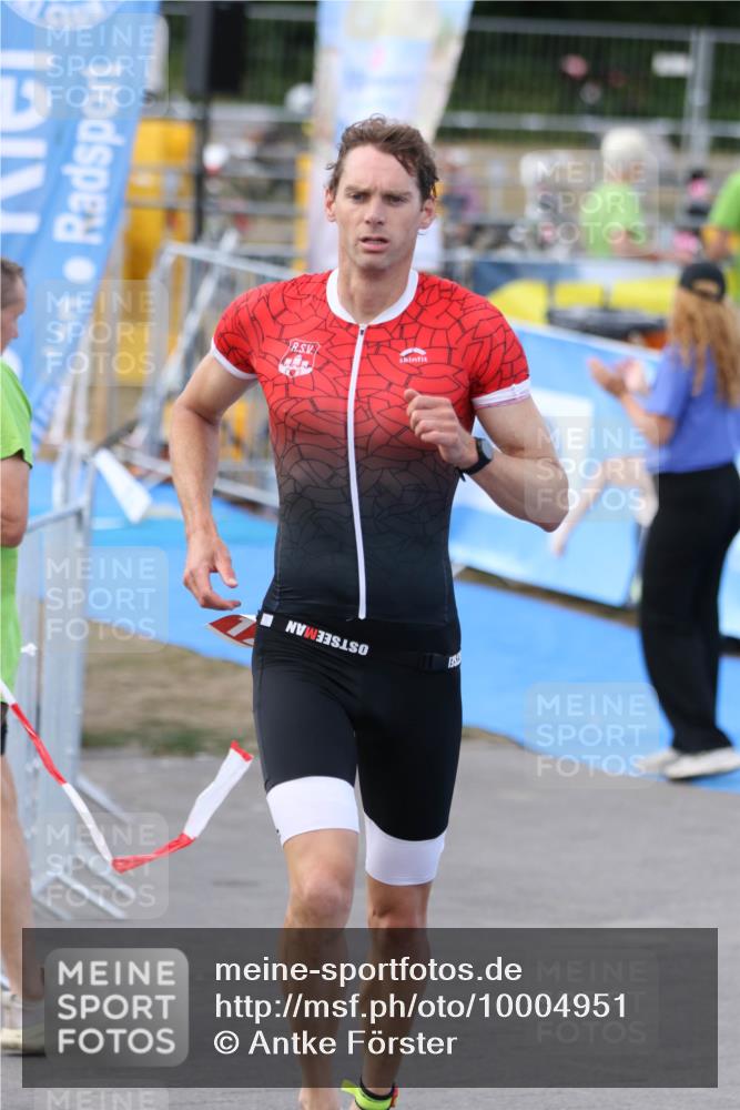 16.08.2026 - KN Förde Triathlon 2026 Antke Förster http://msf.ph/oto/10004951 16.08.2026 15:44:38 Laufen  meine-sportfotos.de