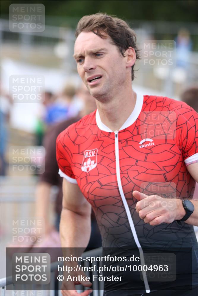 16.08.2026 - KN Förde Triathlon 2026 Antke Förster http://msf.ph/oto/10004963 16.08.2026 15:44:39 Laufen  meine-sportfotos.de
