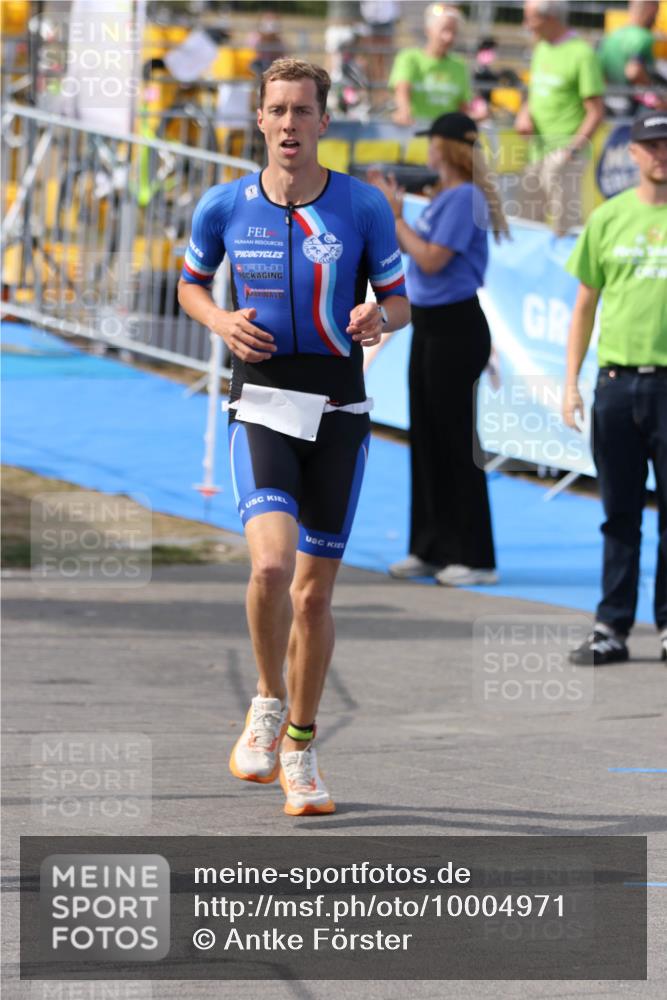 16.08.2026 - KN Förde Triathlon 2026 Antke Förster http://msf.ph/oto/10004971 16.08.2026 15:45:56 Laufen  meine-sportfotos.de