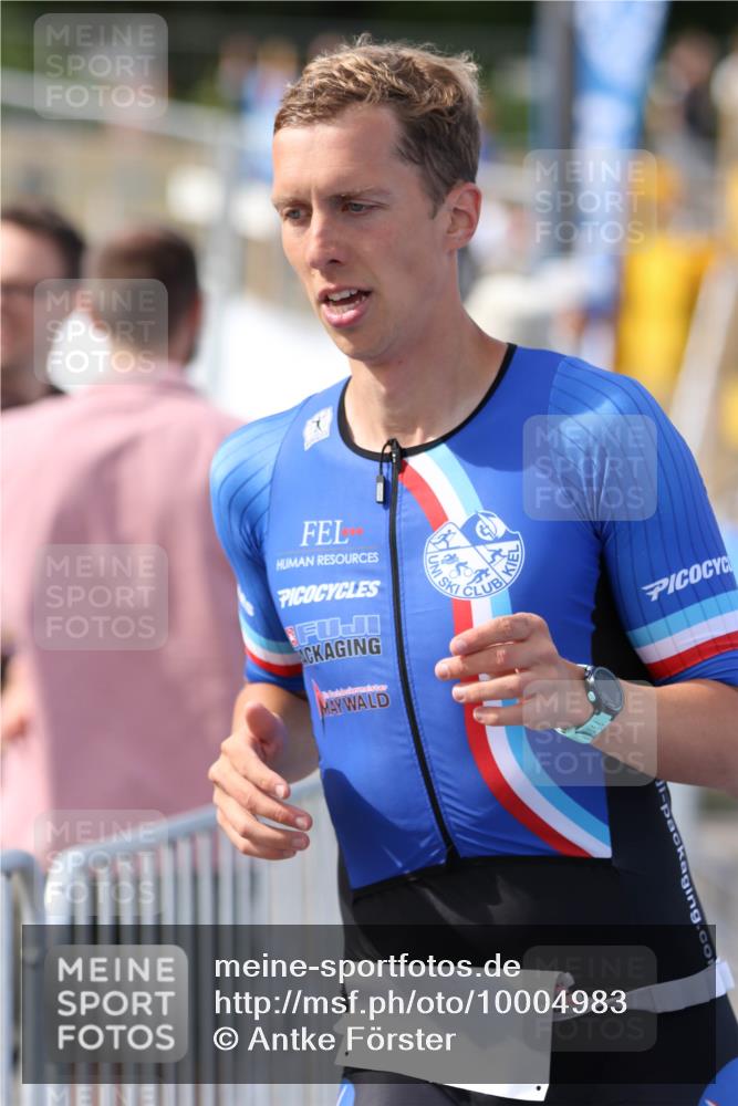 16.08.2026 - KN Förde Triathlon 2026 Antke Förster http://msf.ph/oto/10004983 16.08.2026 15:45:58 Laufen  meine-sportfotos.de
