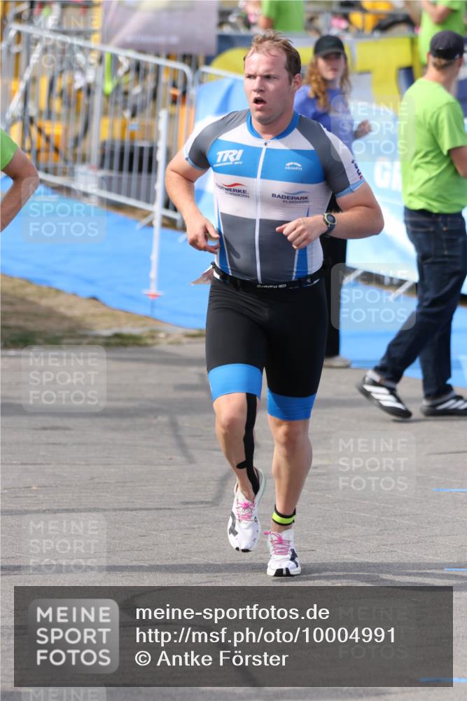 16.08.2026 - KN Förde Triathlon 2026 Antke Förster http://msf.ph/oto/10004991 16.08.2026 15:47:43 Laufen  meine-sportfotos.de