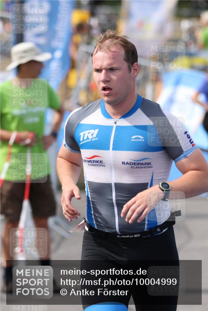 16.08.2026 - KN Förde Triathlon 2026 Antke Förster http://msf.ph/oto/10004999 16.08.2026 15:47:44 Laufen 74 meine-sportfotos.de