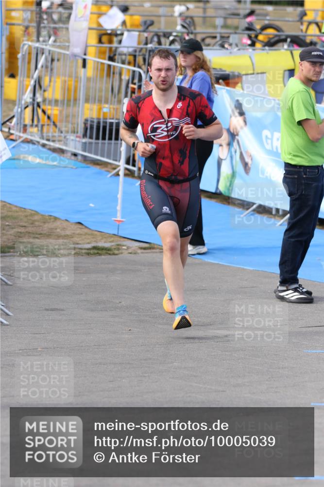 16.08.2026 - KN Förde Triathlon 2026 Antke Förster http://msf.ph/oto/10005039 16.08.2026 15:51:29 Laufen  meine-sportfotos.de