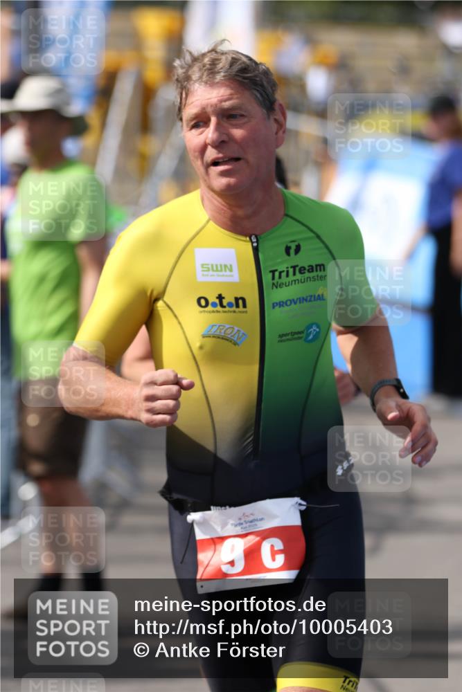 16.08.2026 - KN Förde Triathlon 2026 Antke Förster http://msf.ph/oto/10005403 16.08.2026 15:58:40 Laufen  meine-sportfotos.de