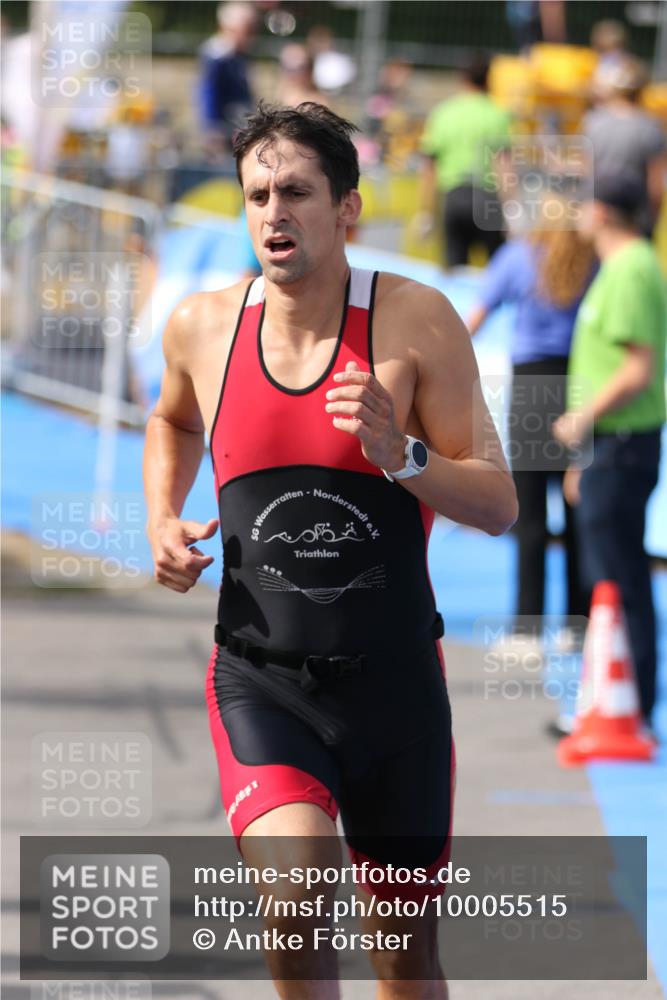 16.08.2026 - KN Förde Triathlon 2026 Antke Förster http://msf.ph/oto/10005515 16.08.2026 15:59:55 Laufen  meine-sportfotos.de