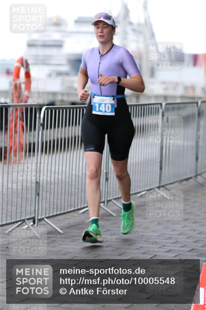 16.08.2026 - KN Förde Triathlon 2026 Antke Förster http://msf.ph/oto/10005548 16.08.2026 10:17:42 Laufen 140 meine-sportfotos.de