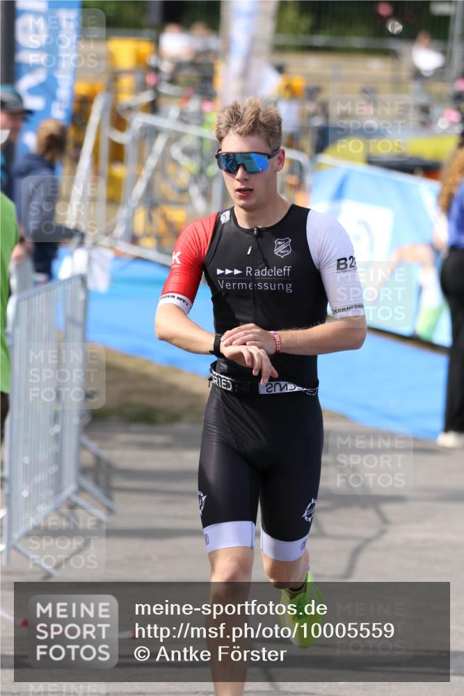 16.08.2026 - KN Förde Triathlon 2026 Antke Förster http://msf.ph/oto/10005559 16.08.2026 16:00:45 Laufen 2 meine-sportfotos.de