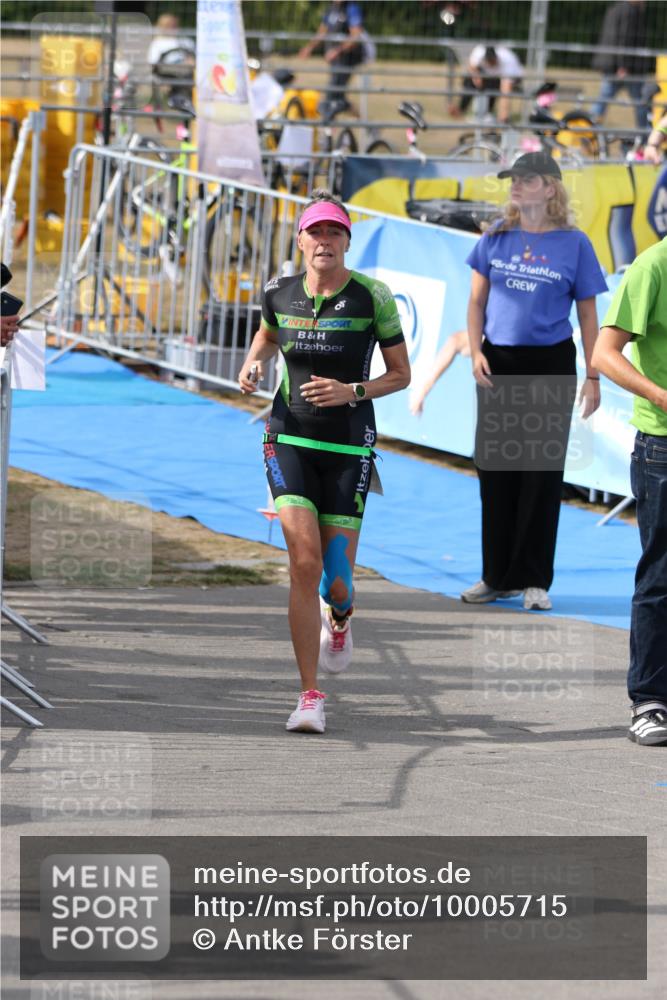 16.08.2026 - KN Förde Triathlon 2026 Antke Förster http://msf.ph/oto/10005715 16.08.2026 16:05:54 Laufen  meine-sportfotos.de