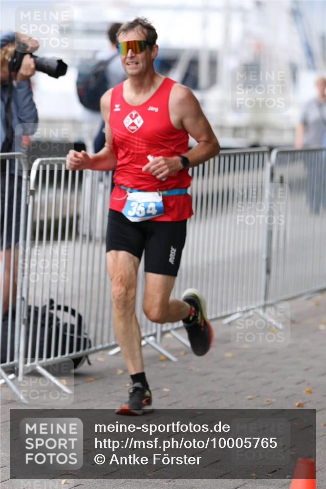 16.08.2026 - KN Förde Triathlon 2026 Antke Förster http://msf.ph/oto/10005765 16.08.2026 11:58:12 Laufen 354, 3 meine-sportfotos.de