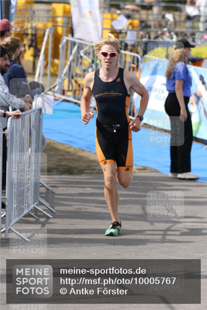16.08.2026 - KN Förde Triathlon 2026 Antke Förster http://msf.ph/oto/10005767 16.08.2026 16:06:25 Laufen  meine-sportfotos.de