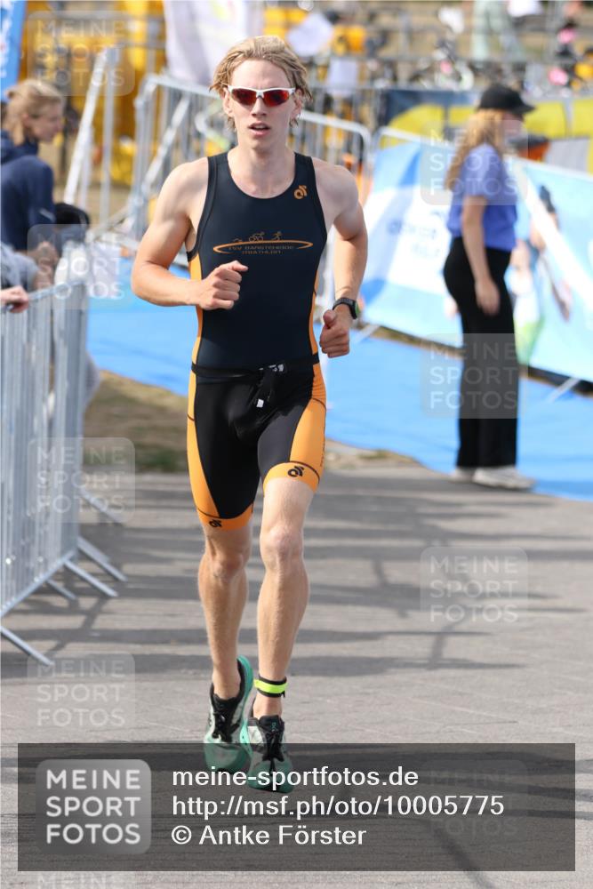16.08.2026 - KN Förde Triathlon 2026 Antke Förster http://msf.ph/oto/10005775 16.08.2026 16:06:26 Laufen  meine-sportfotos.de