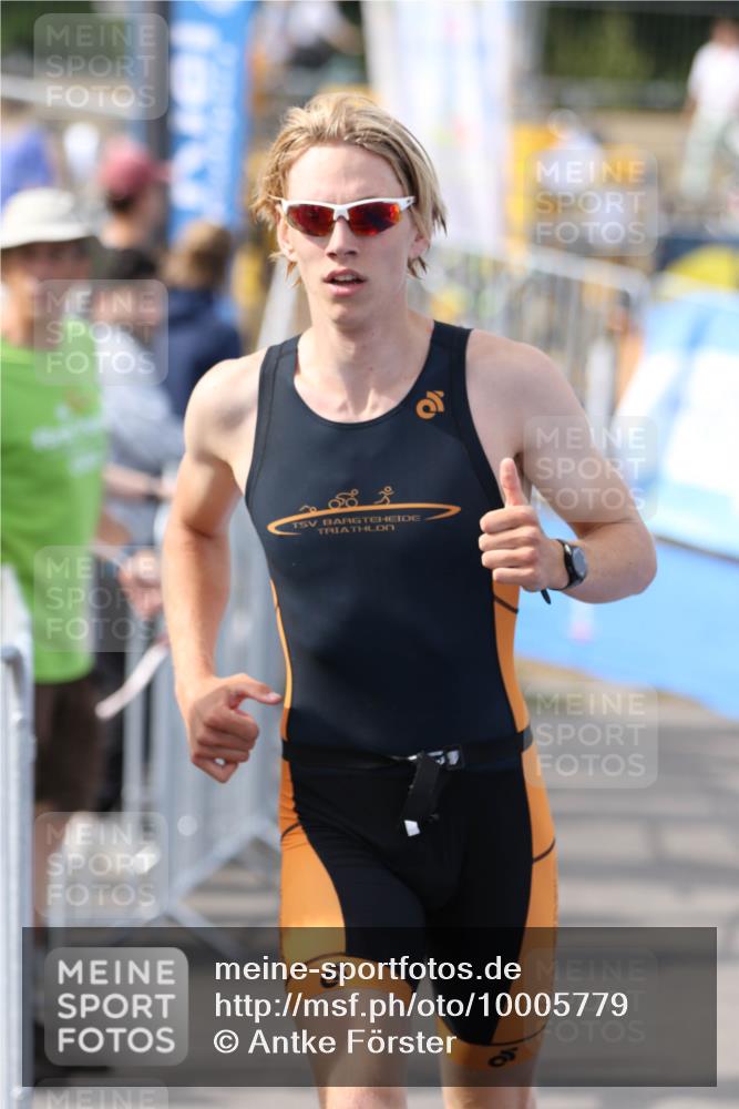 16.08.2026 - KN Förde Triathlon 2026 Antke Förster http://msf.ph/oto/10005779 16.08.2026 16:06:27 Laufen  meine-sportfotos.de