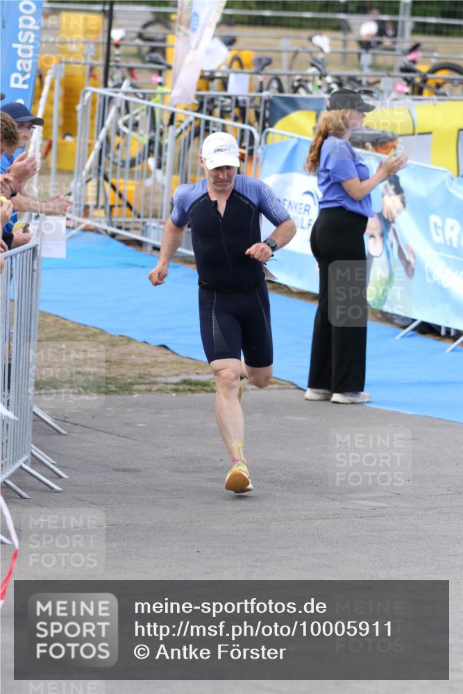 16.08.2026 - KN Förde Triathlon 2026 Antke Förster http://msf.ph/oto/10005911 16.08.2026 16:15:19 Laufen  meine-sportfotos.de