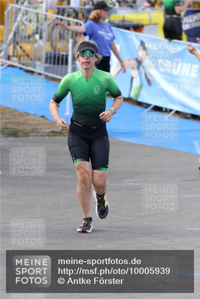 16.08.2026 - KN Förde Triathlon 2026 Antke Förster http://msf.ph/oto/10005939 16.08.2026 16:15:28 Laufen  meine-sportfotos.de