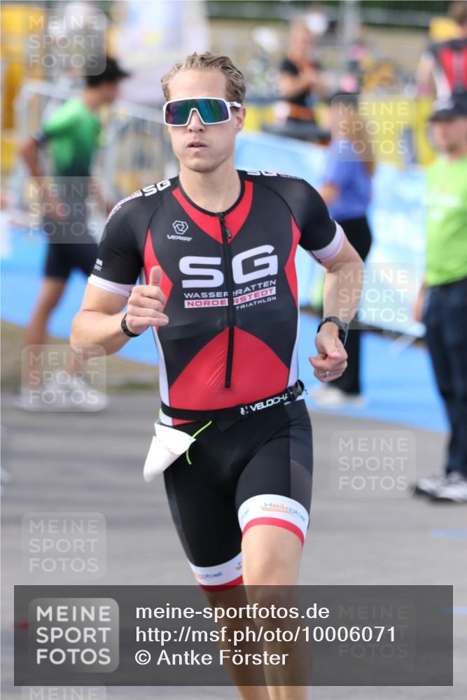 16.08.2026 - KN Förde Triathlon 2026 Antke Förster http://msf.ph/oto/10006071 16.08.2026 16:23:51 Laufen  meine-sportfotos.de
