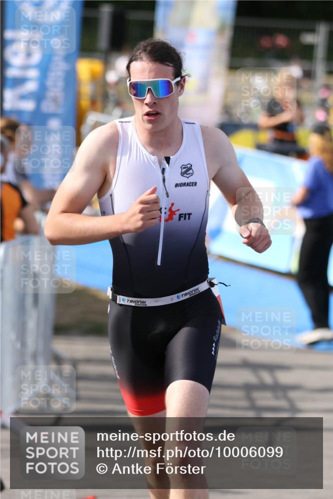 16.08.2026 - KN Förde Triathlon 2026 Antke Förster http://msf.ph/oto/10006099 16.08.2026 16:24:16 Laufen  meine-sportfotos.de