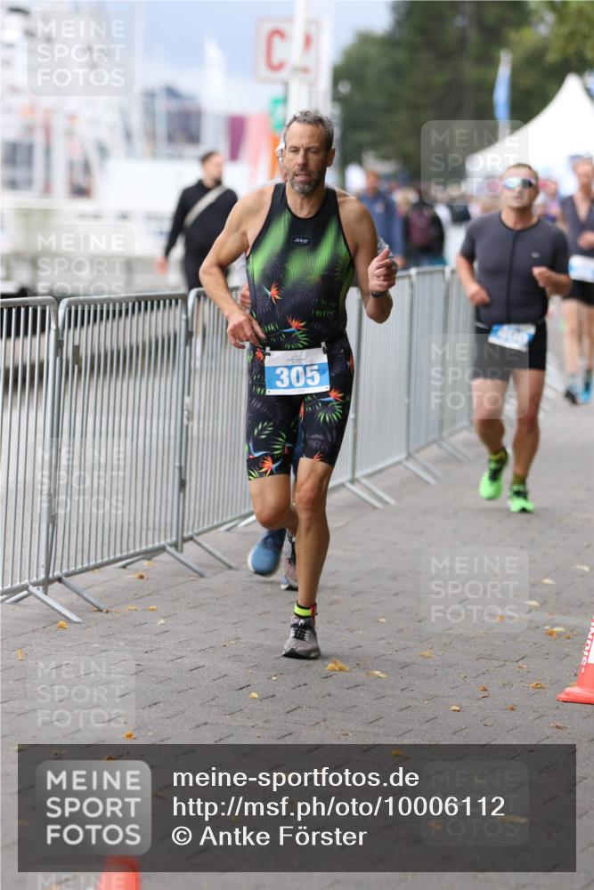 16.08.2026 - KN Förde Triathlon 2026 Antke Förster http://msf.ph/oto/10006112 16.08.2026 11:59:53 Laufen 305, 406 meine-sportfotos.de