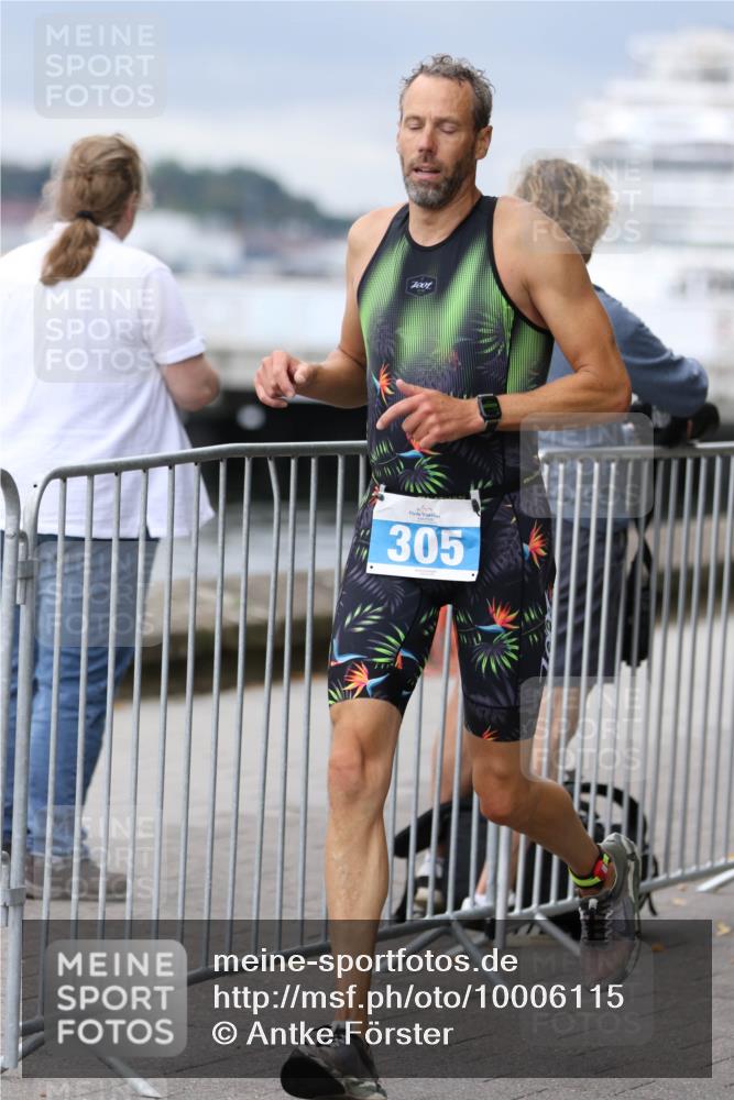 16.08.2026 - KN Förde Triathlon 2026 Antke Förster http://msf.ph/oto/10006115 16.08.2026 11:59:54 Laufen 7001, 305 meine-sportfotos.de