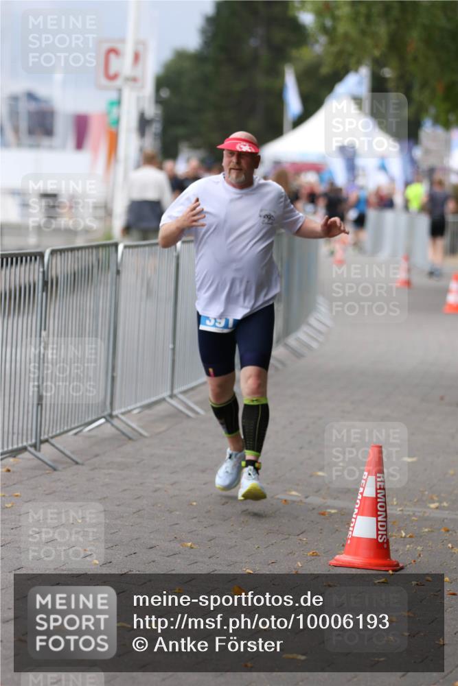 16.08.2026 - KN Förde Triathlon 2026 Antke Förster http://msf.ph/oto/10006193 16.08.2026 12:00:42 Laufen  meine-sportfotos.de