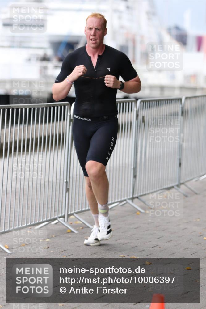 16.08.2026 - KN Förde Triathlon 2026 Antke Förster http://msf.ph/oto/10006397 16.08.2026 12:02:48 Laufen  meine-sportfotos.de