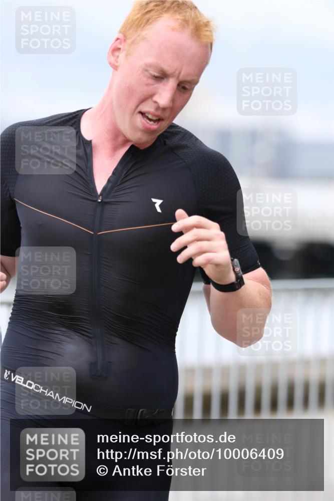 16.08.2026 - KN Förde Triathlon 2026 Antke Förster http://msf.ph/oto/10006409 16.08.2026 12:02:50 Laufen  meine-sportfotos.de