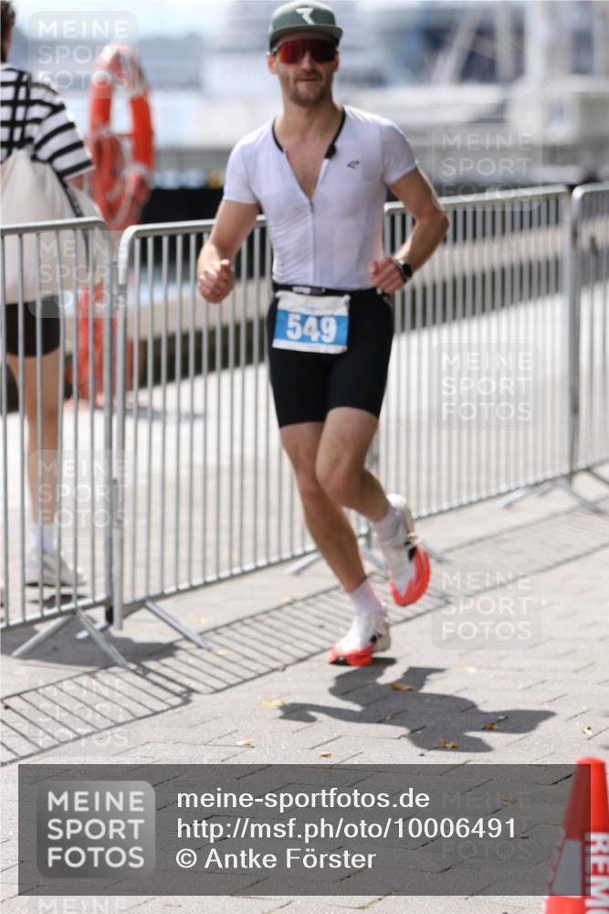 16.08.2026 - KN Förde Triathlon 2026 Antke Förster http://msf.ph/oto/10006491 16.08.2026 13:47:28 Laufen 549 meine-sportfotos.de