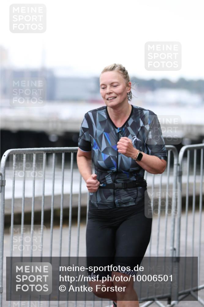 16.08.2026 - KN Förde Triathlon 2026 Antke Förster http://msf.ph/oto/10006501 16.08.2026 10:22:54 Laufen  meine-sportfotos.de